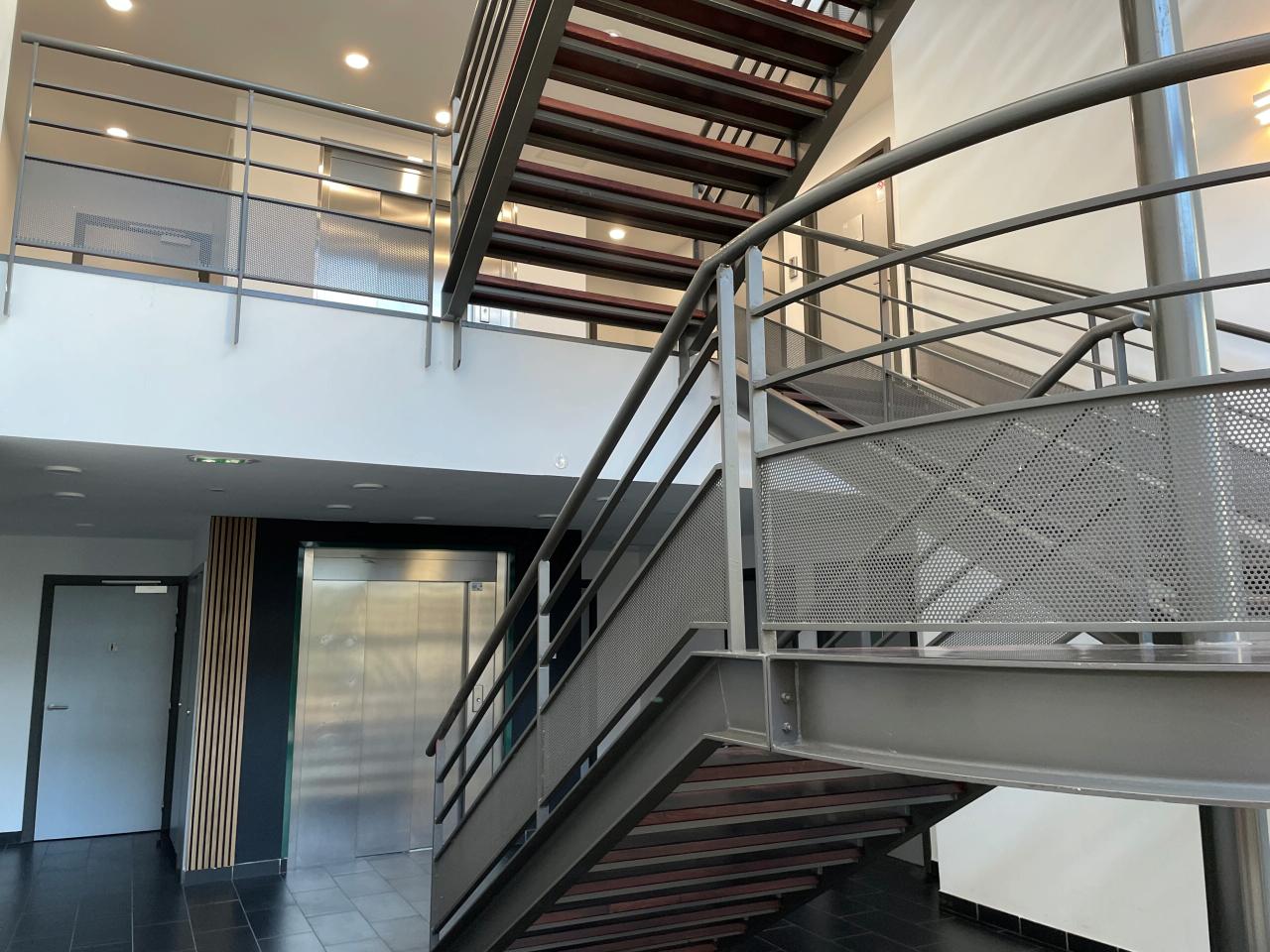 Bureau Aix-en-Provence 5845m² Location bureau Aix-en-Provence Bouches-du-Rhône OLBUR2115059 2